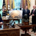 Trump anunță construcția "Domului de aur", scutul antirachetă care va apăra America. Sistemul va fi operațional până la sfârșitul mandatului său și costă 175 de miliarde de dolari Trump anunță construcția "Domului de aur", scutul antirachetă care va apăra America. Sistemul va fi operațional până la sfârșitul mandatului său și costă 175 de miliarde de dolari